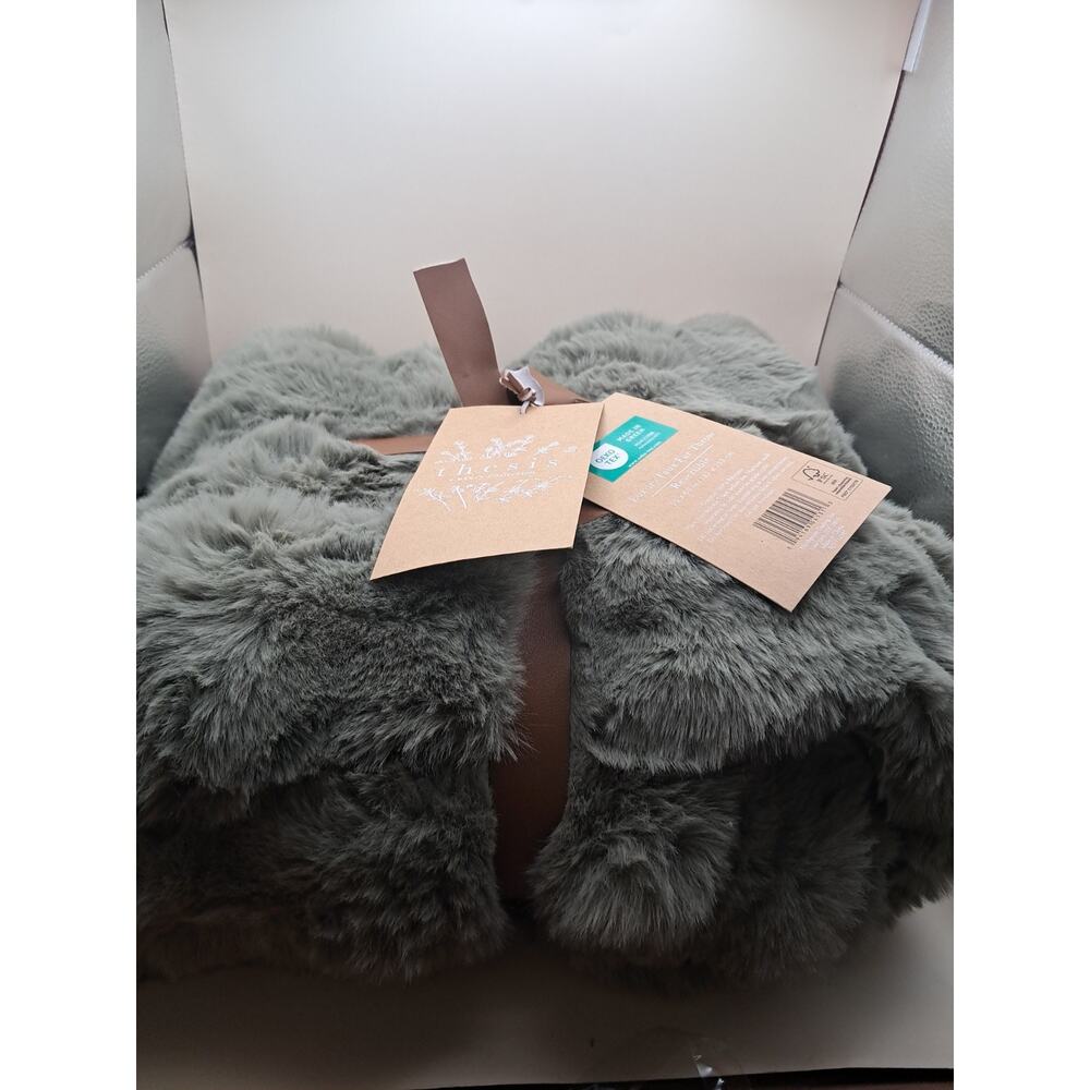 Thesis Luxury Faux Fur Reversible Sofa Throw Blanket 50x60 Green OEKO-TEX